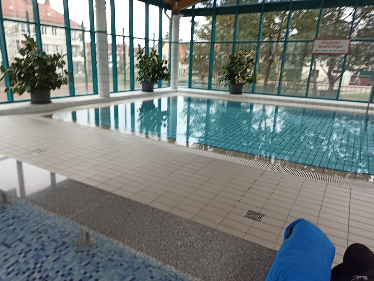 Тот, который метр в глубину.