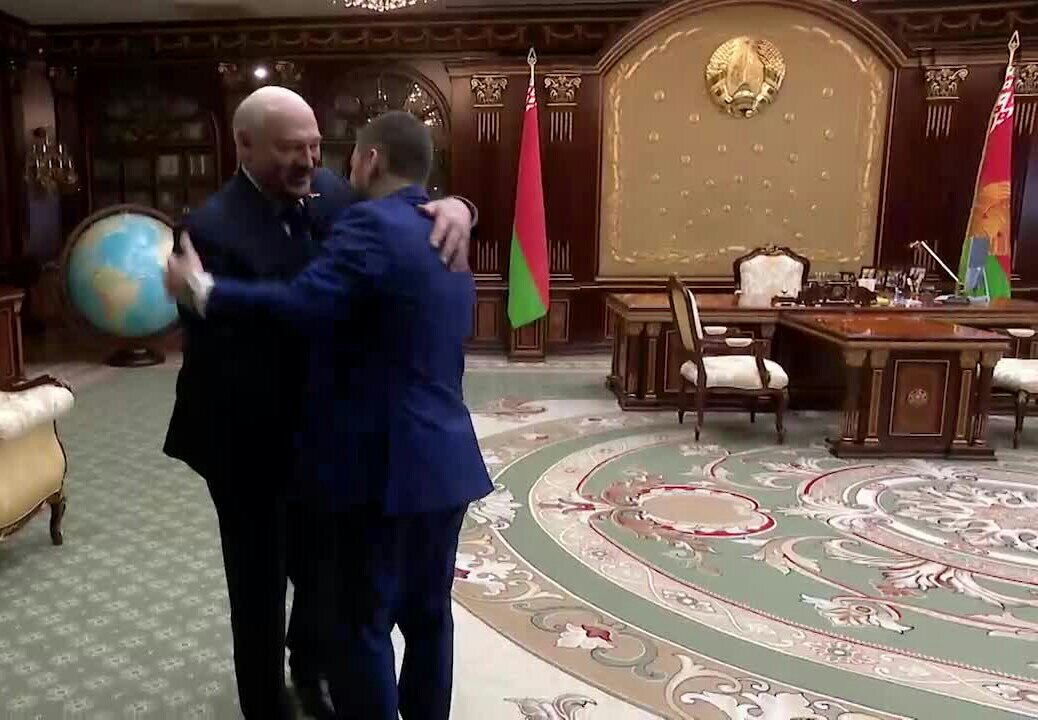 Встретились.