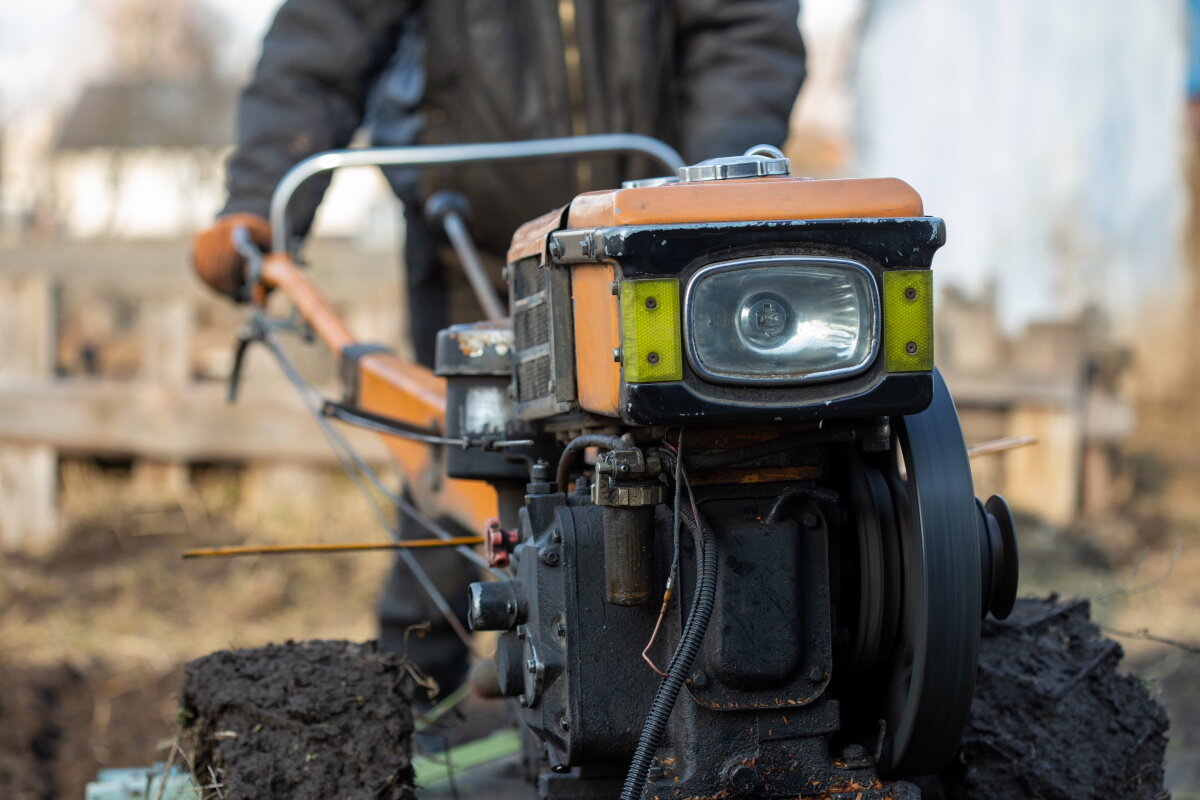    Езда на мотоблоке по дорогам общего пользования запрещена