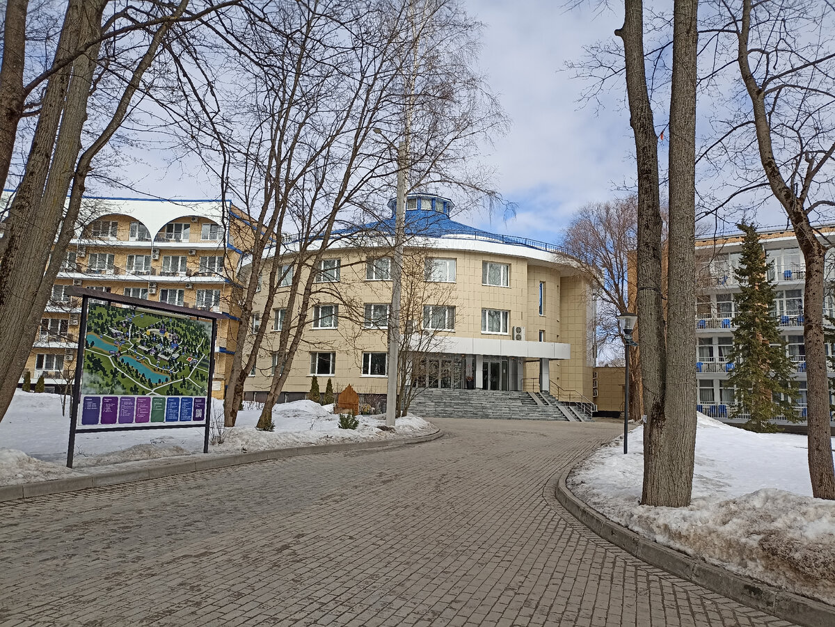 Главный корпус.