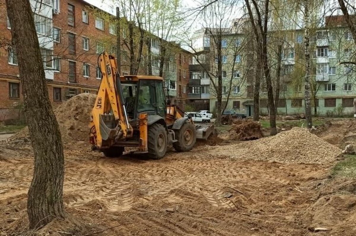 В Смоленске начался ремонт двора на Шевченко-Ломоносова | Readovka67.ru |  Дзен