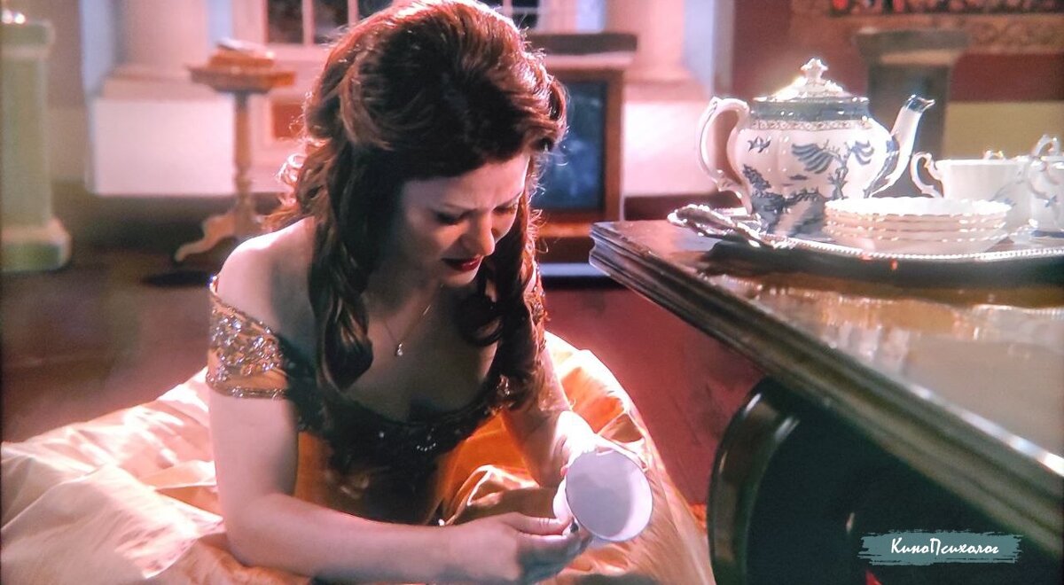 "Однажды в сказке", кадр из фильма. Белль.