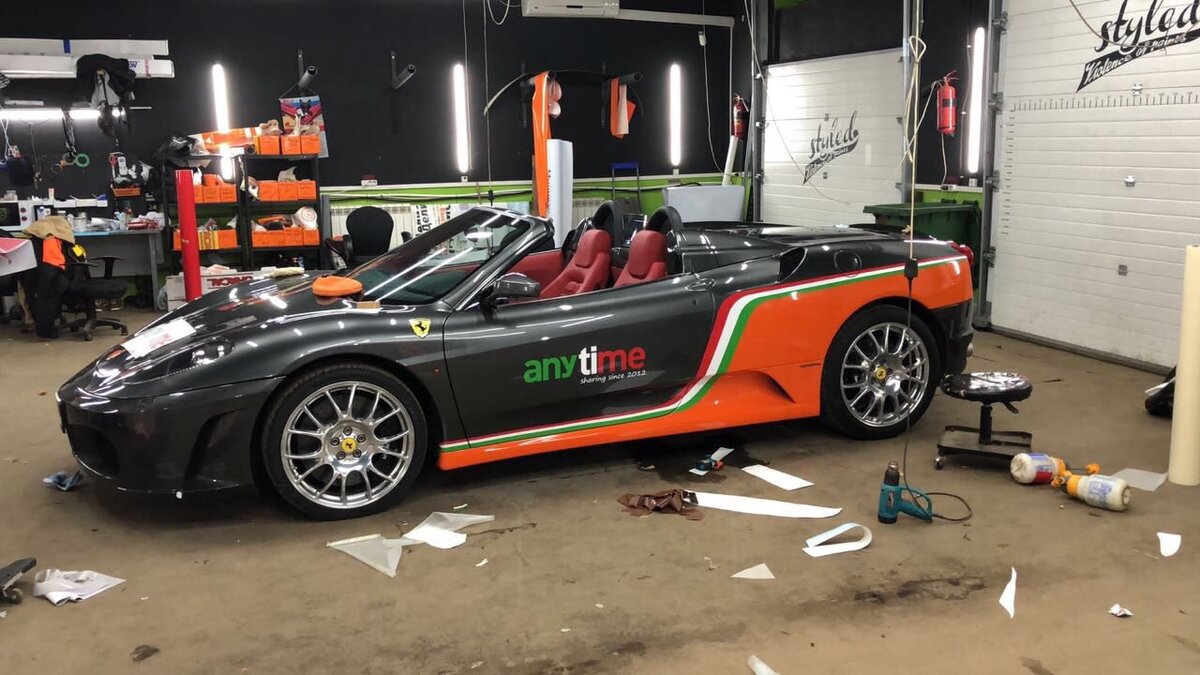 Автомобиль Ferrari F430 Spider от каршеринга Anytime