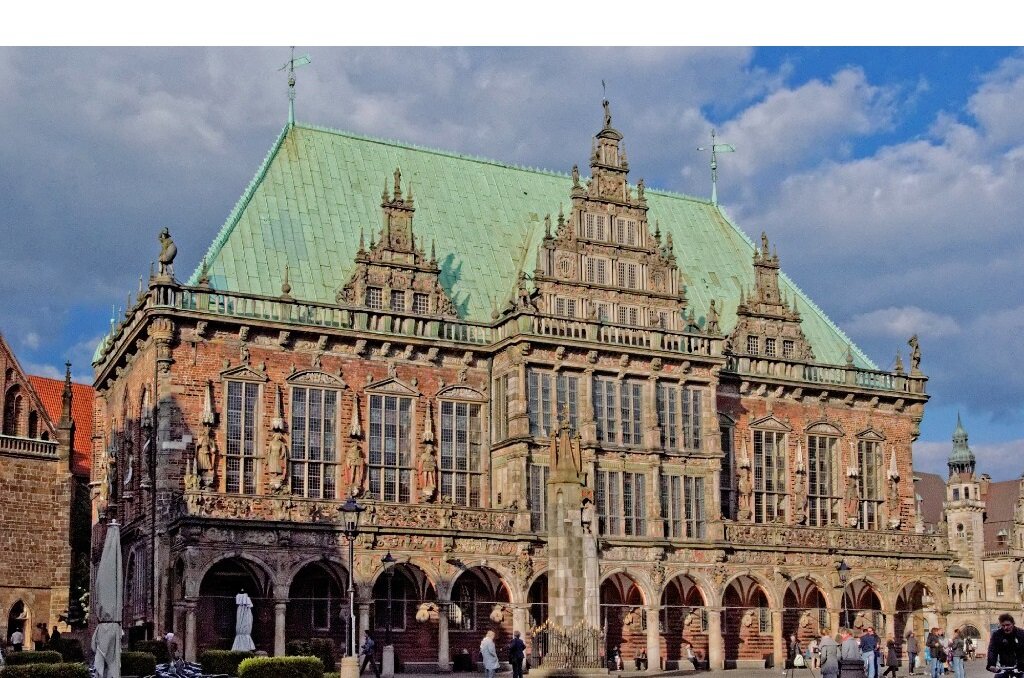 Старая ратуша в Бремене(Взято для примера)