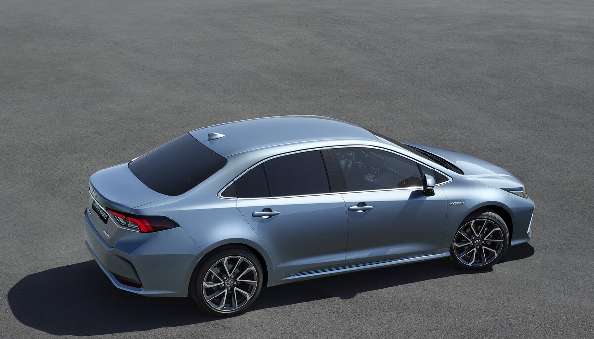 Седан Toyota Corolla для европейского рынка 
