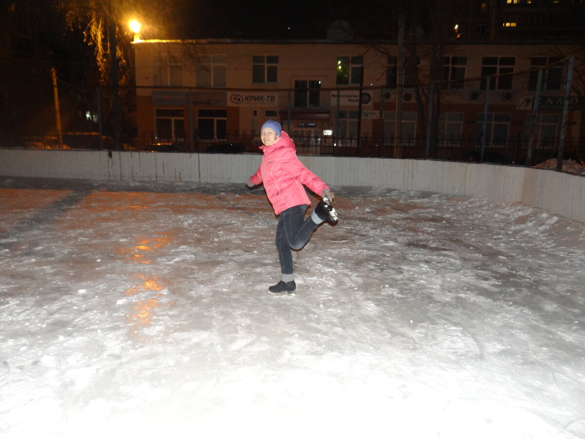 Дворовые катки часто бывают нерасчищены