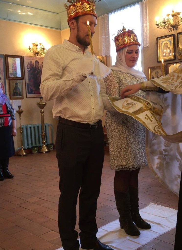 Супруги Мироновы Сергей и Юлия венчались в храме Николая Чудотворца, Тюльган