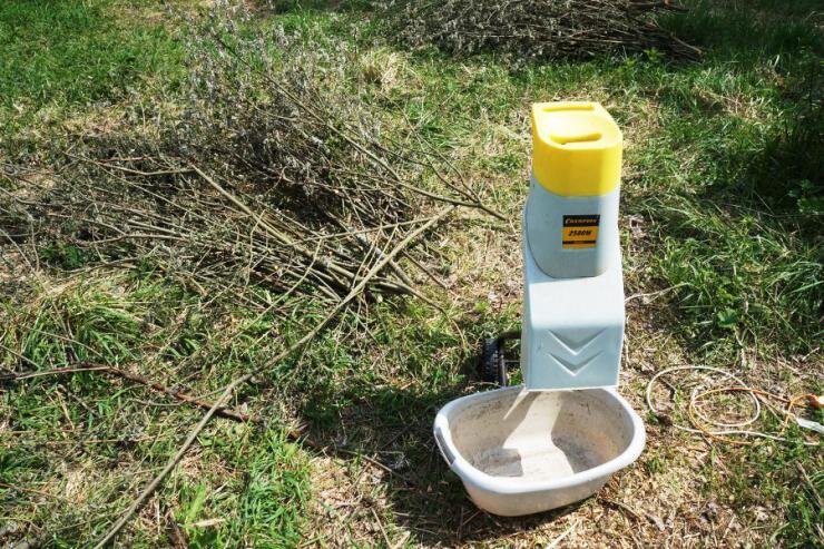 
 
Как работает садовый измельчитель