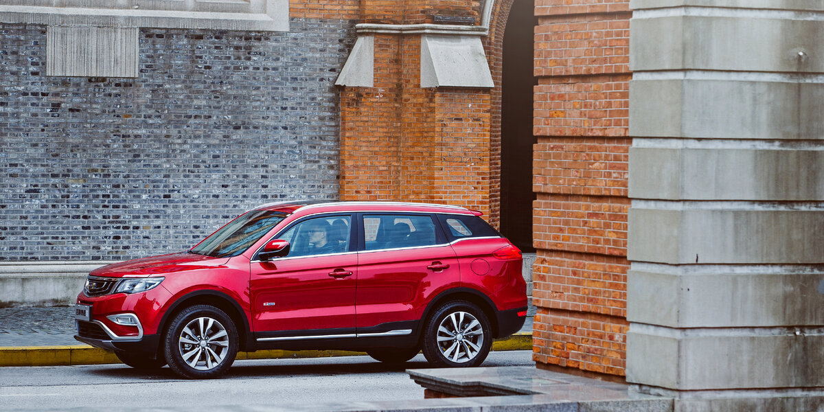 Geely Atlas (фото: https://info-god.com/wp-content/uploads/2016/05/NL-3-6.jpg)