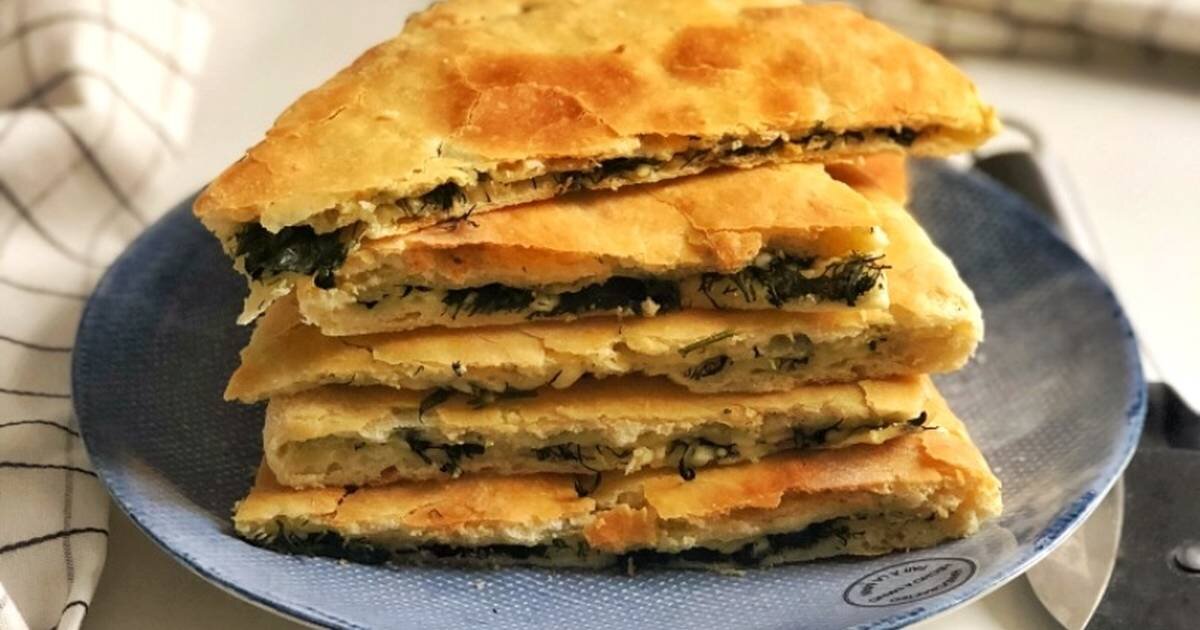 Лепешки с брынзой и сыром на сковороде