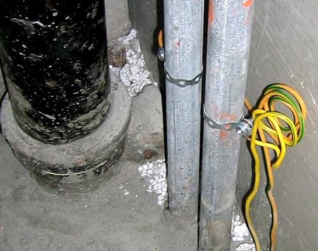 Фото 2. Вот что-то похожее у меня вышло, только в нише стояка