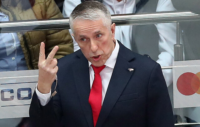 Главный тренер авангарда