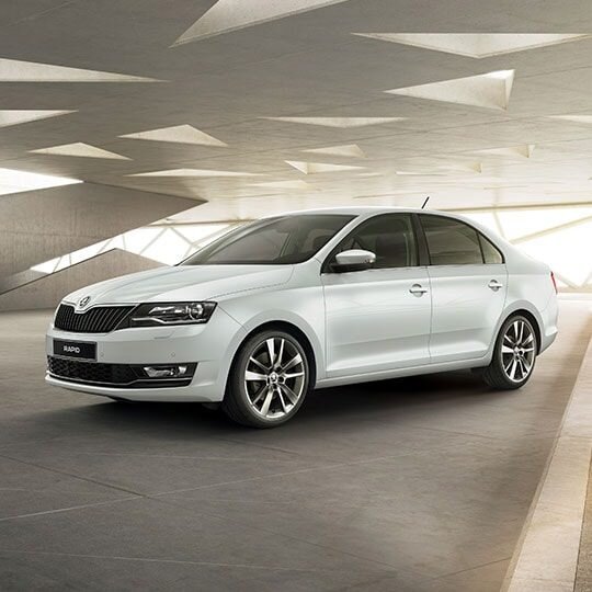 Rapid – продукт чешского авто гиганта Skoda, который принадлежит немецкому Volkswagen. Качественный европейский автомобиль по цене, несколько выше, чем у конкурентов из Кореи или России. Но этот седан надежен и функционален. Для города Rapid это оптимальный вариант, так как он компактен, достаточно экономичен и вместительнее, чем кажется на первый взгляд.Минимальная цена этого седана (от 657 000 рублей) почти такая же, как у Kaptur. Поэтому, что называется, выбирает каждый сам для себя. Продажи Rapid по итогам 4-х кварталов составили 35089 шт., против 29445 шт.