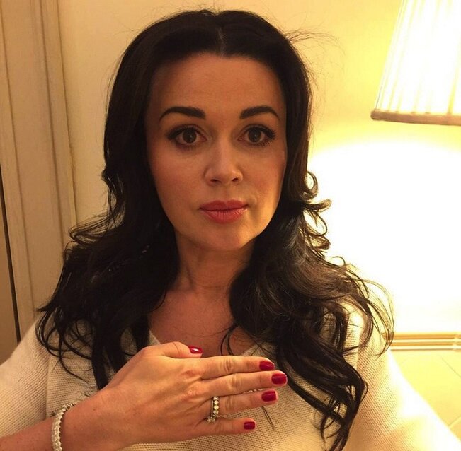 Анастасия Заворотнюк