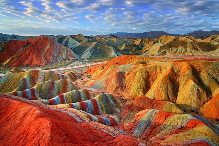 https://www.ideeviaggio.it/cosa-vedere/parco-geologico-nazionale-zhangye-danxia-cina.html/