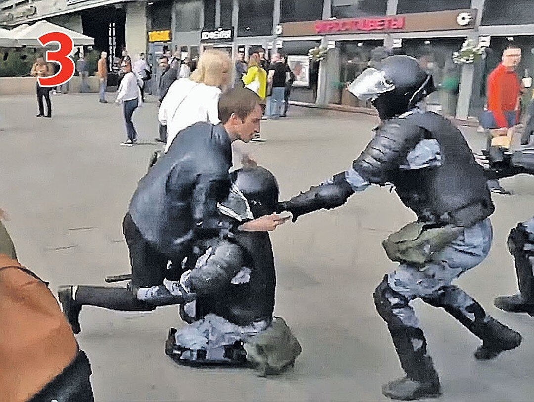 Кадр из видео задержания Устинова(Взято из Яндекс.Картинки)