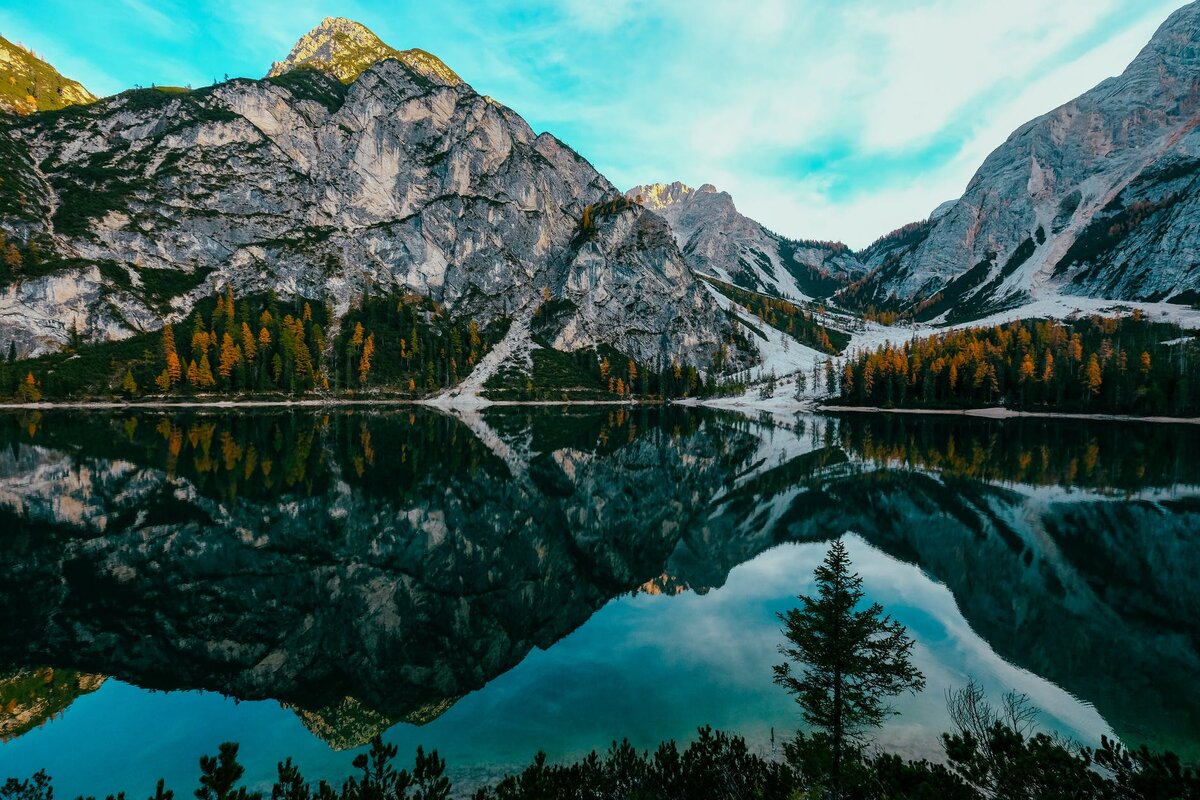 https://www.pexels.com/photo/banff-national-park-canada-1525041/