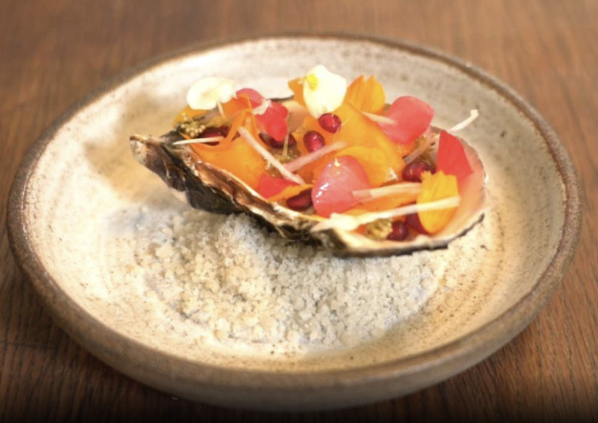 Блюда с лепестками цветов скоро перестанут нас удивлять