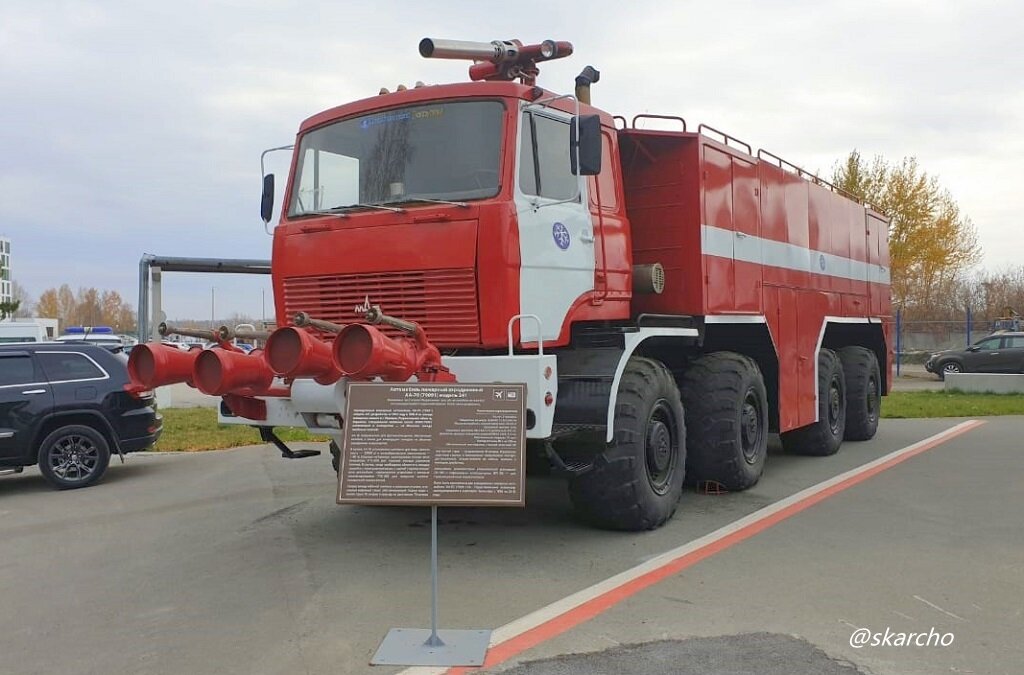 Аэродромная пожарная машина Oshkosh