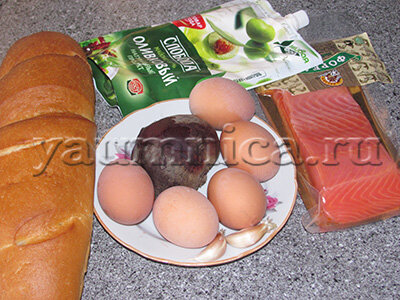 1. Бутерброды с красной икрой и сливочным маслом