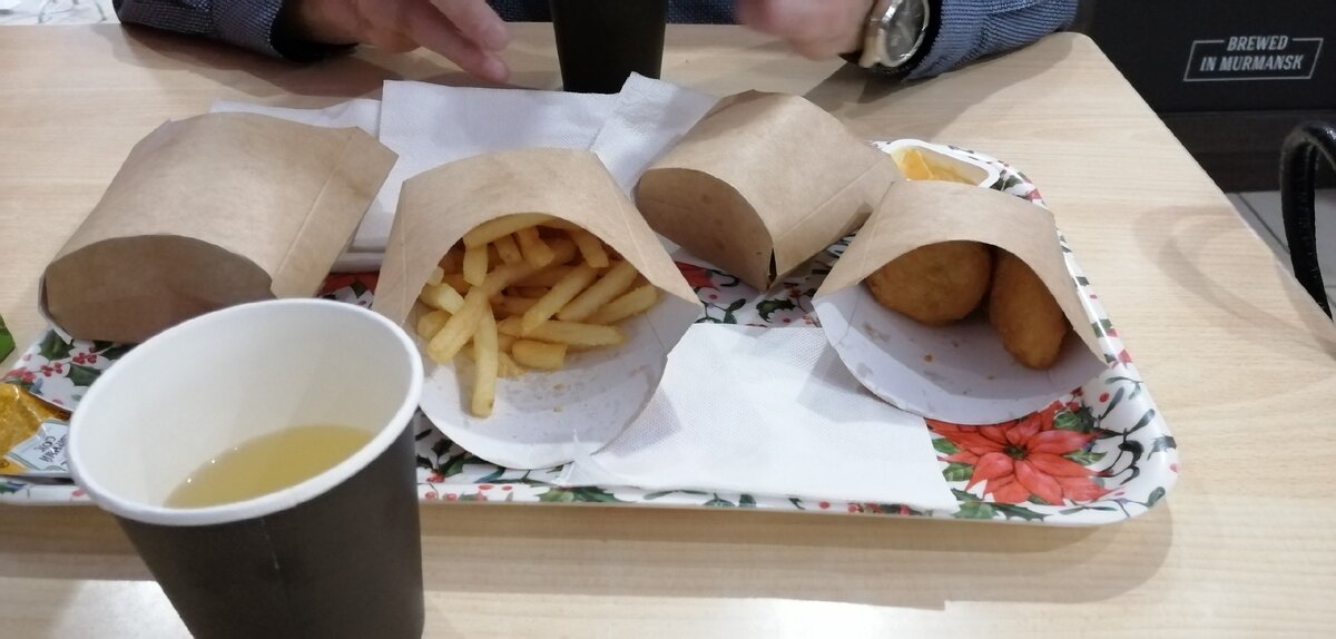 Нагетсы и картошка фри   