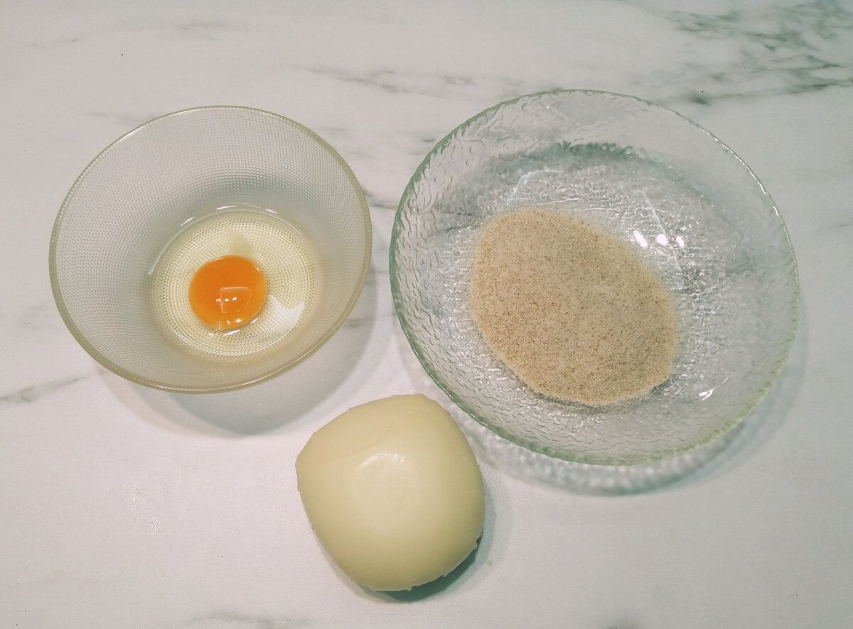 Жареный сулугуни. А вам в какой панировке нравится больше?