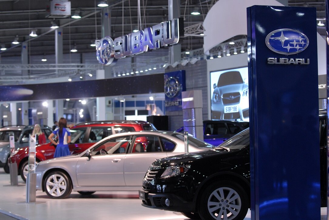 Дилер субару. Автосалон Subaru. Дилерский салон Субару. Субару официальный дилер в Москве. Машины Субару в автосалоне