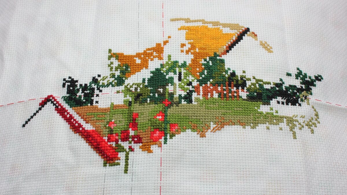 Работа над вышивкой, 26 марта 2020 марта. Фото автора статьи