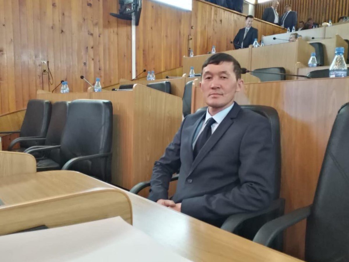 Алтайский депутат Ержанат Бегенов уверен, что регион защищает принцесса Укок. Фото: ВКонтакте.