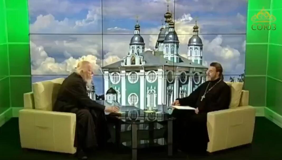 Скриншот из Youtube с видеоролика с интервью протоирея Смирнова