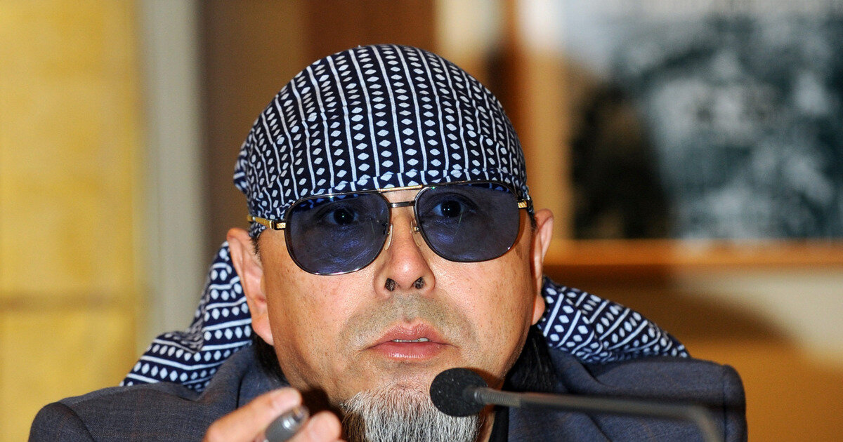 Кендзи Фудзимото (псевдоним), личный повар Ким Чен Ира с 1988 по 2001 гг. Сегодня  у Кендзи свой японский ресторан в Пхеньяне (родился в 1947 г.)