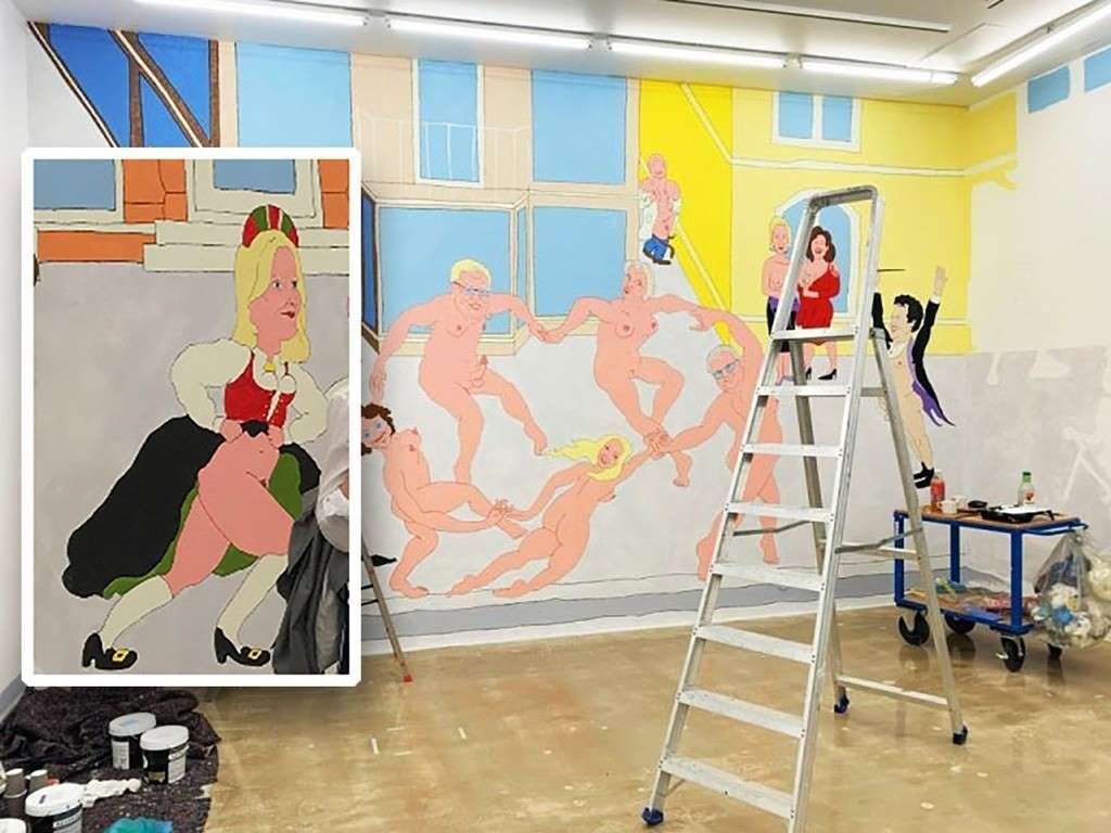 блондинка слева в раме-это принцесса Норвегии