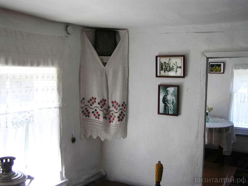 деревня солдатово алтайский край. глава села новопокровка быстроистокского района алтайского. бийская епархия музей. село новопокровка алтайского края. красный угол в казачьей хате.