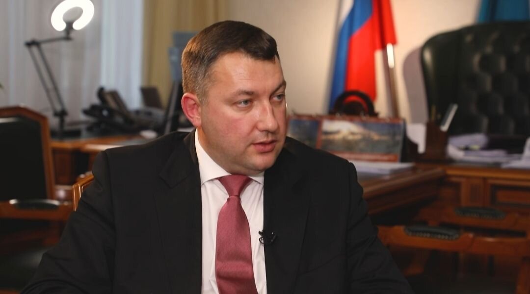  Владимир Ющук рассказал, как он вместе с губернатором привился от COVID-19сахалин