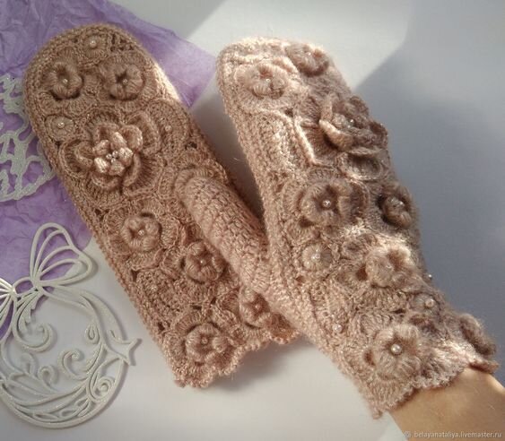 Одноцветные варежки крючком