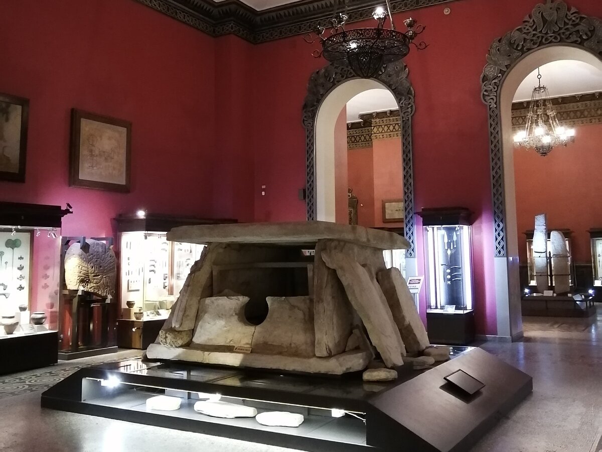 Дольмен "Колихо" в ГИМе. Фото автора