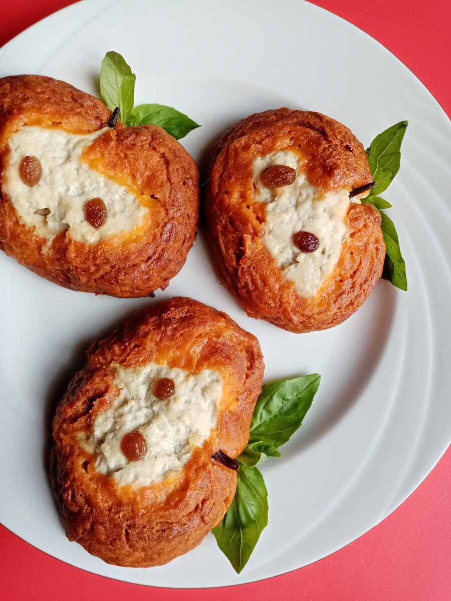Яблочные дольки из песочного теста с куриным фаршем. ( Фото автора)