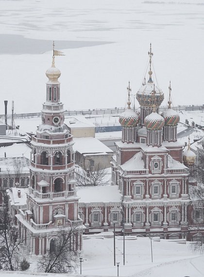 Новгород зимой (на фото Рождественская церковь)