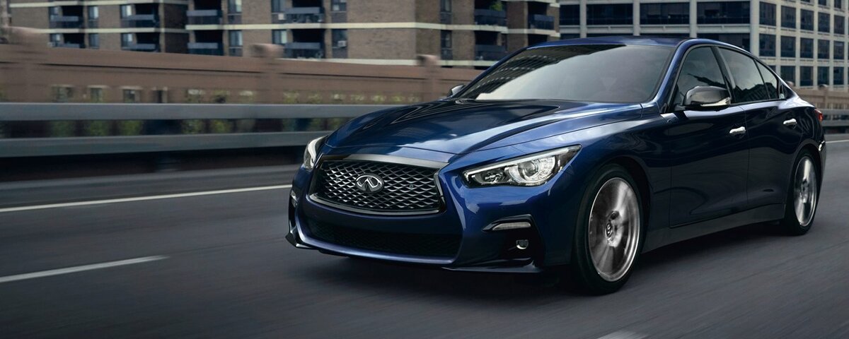 Infiniti Q50 фото: infiniti.ru