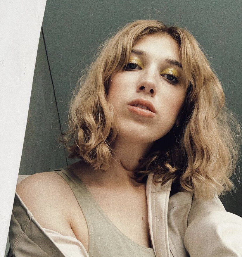 Аня Степакова, дизайнер и иллюстратор OnestWear