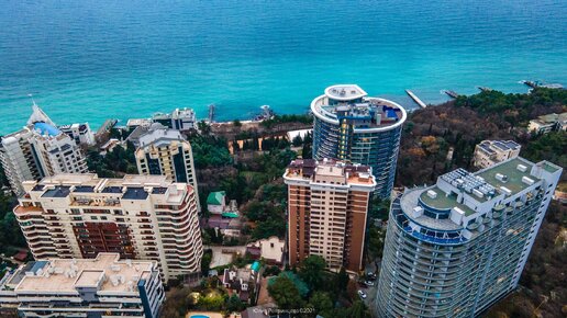 Ялта. Бетонные джунгли Приморского парка. Пробираемся к морю. Приморский пляж вечером.