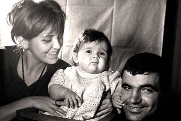 У него жена-актриса, дочь-лапочка, а жизнь не получается...