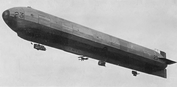 Vickers 23r на испытаниях сцепки с истребителем Camel 2F