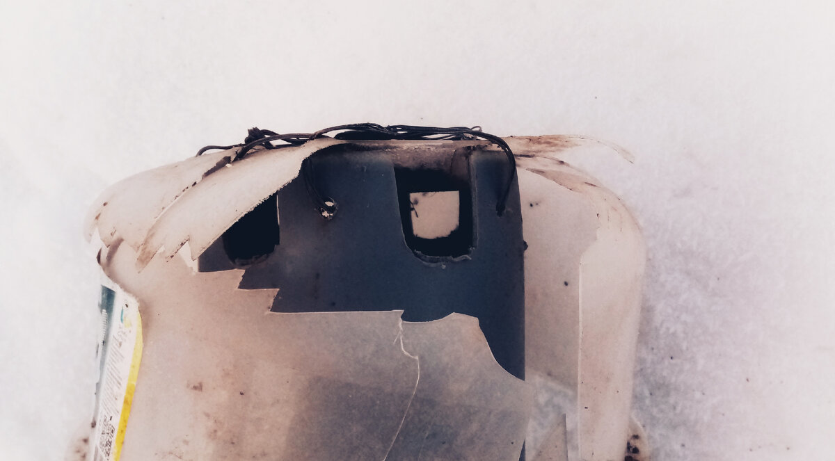 Удачно развалилась: видно как делать вырезы и отверстия