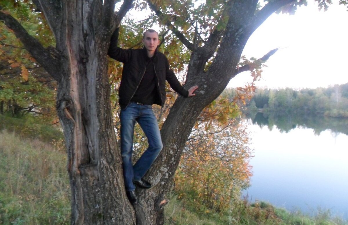 Это я в 2012г. Ещё не такой лысый, как сейчас:)