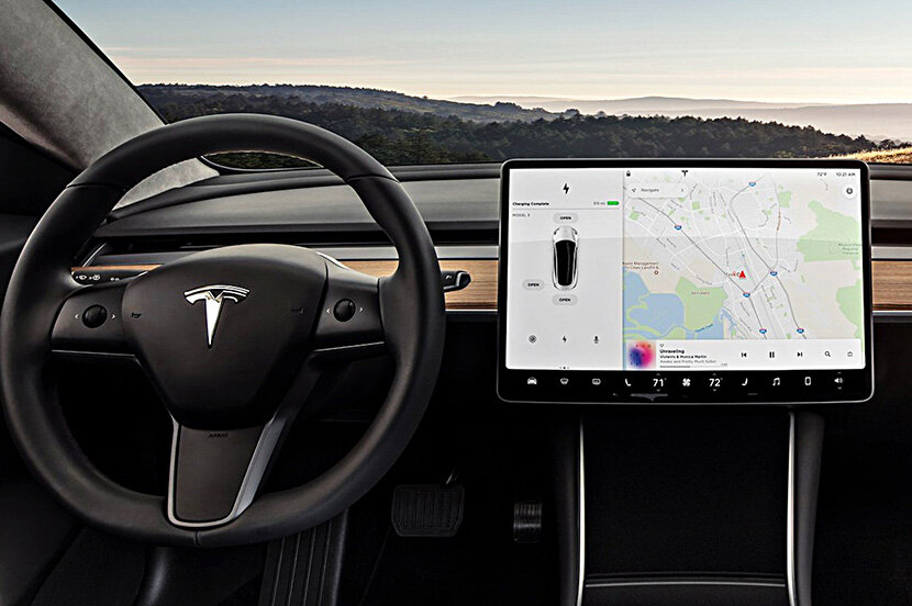 Компания Tesla объявила о намерении взимать дополнительную плату с пользователей своей продукции