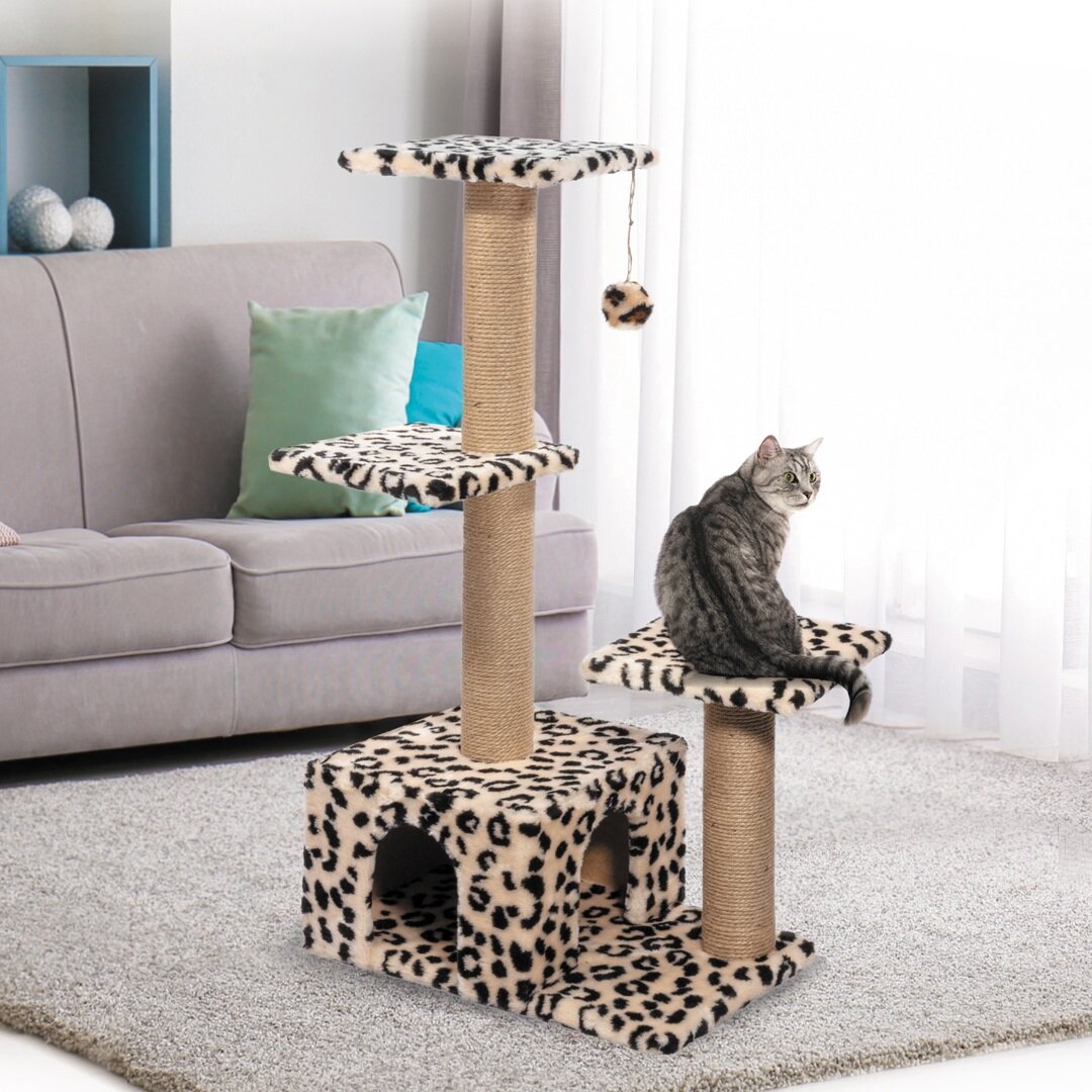 На фото – игровой комплекс Gamma (арт. 20902017) с тремя площадками, столбиками для заточки когтей, подвесной игрушкой и домиком.