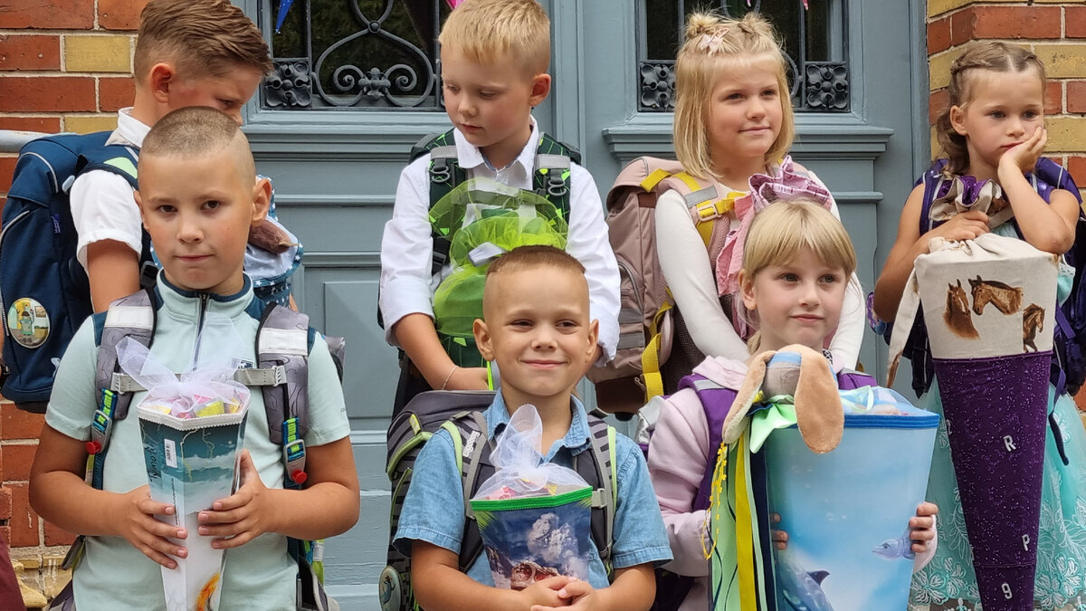 Детки с подарками