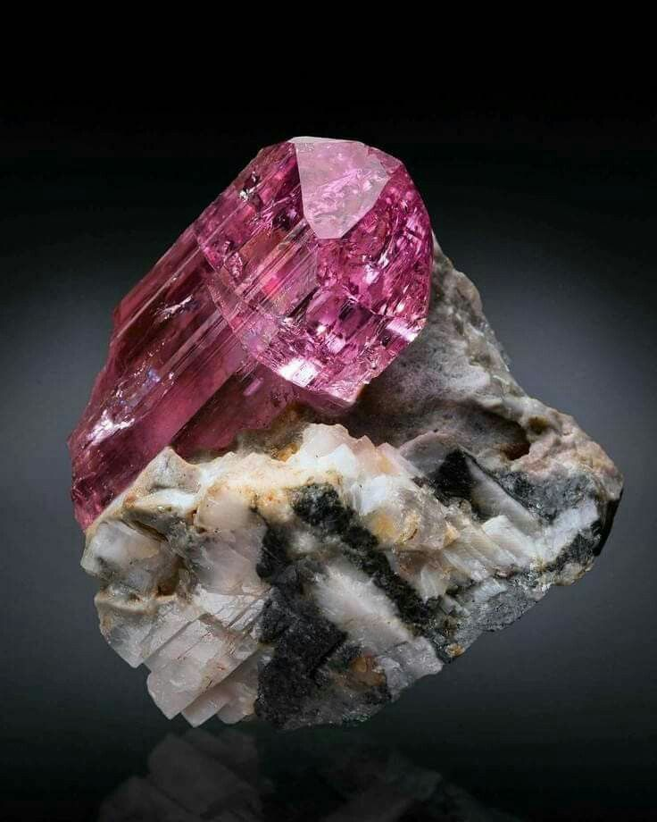 Топаз. Фото из свободного доступа.