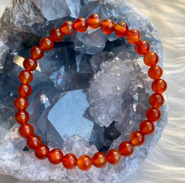 Браслет из сердолика